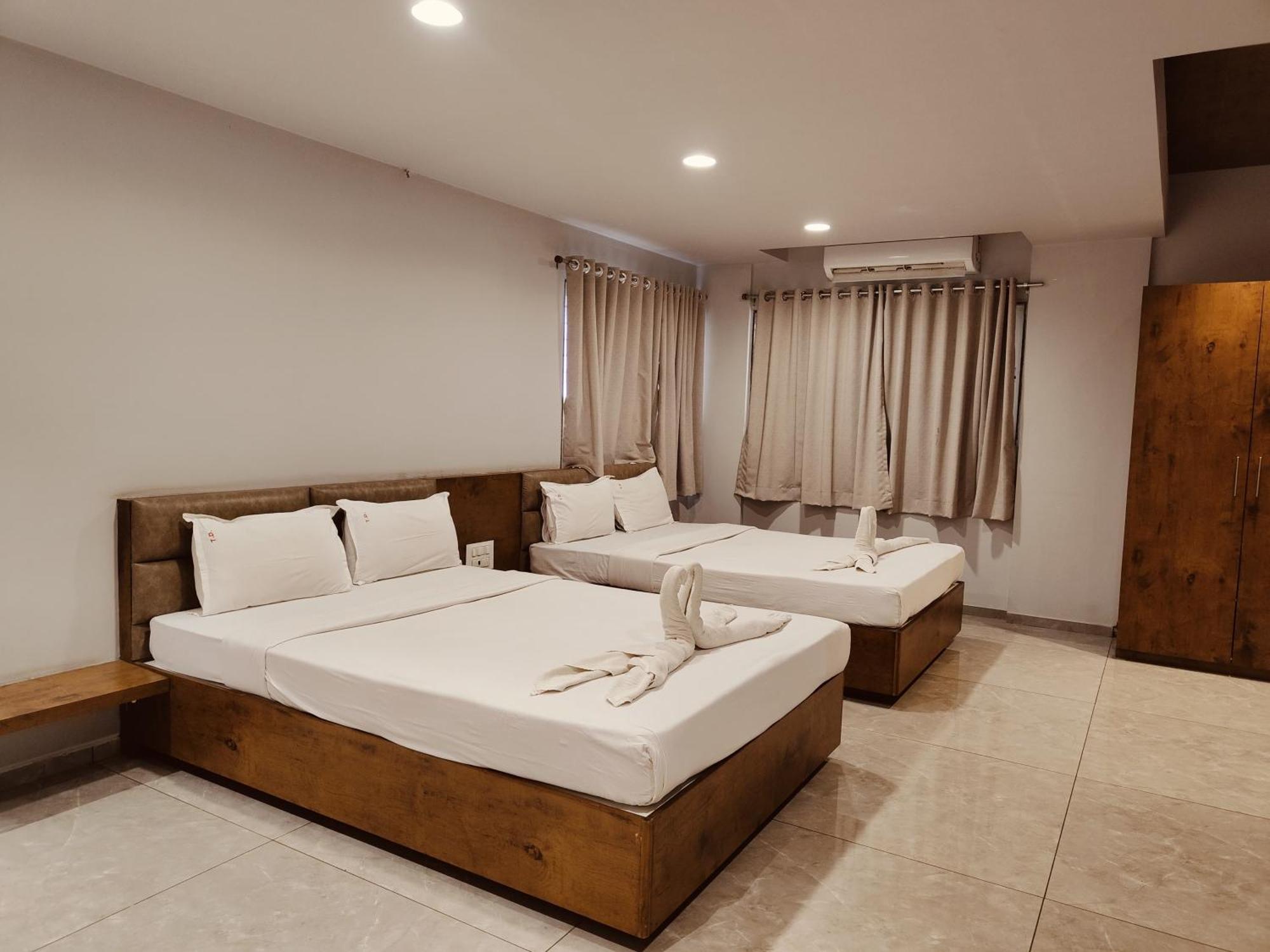 Hotel Trushadham Near To Mahalaxmi Temple Colhapur Exterior foto