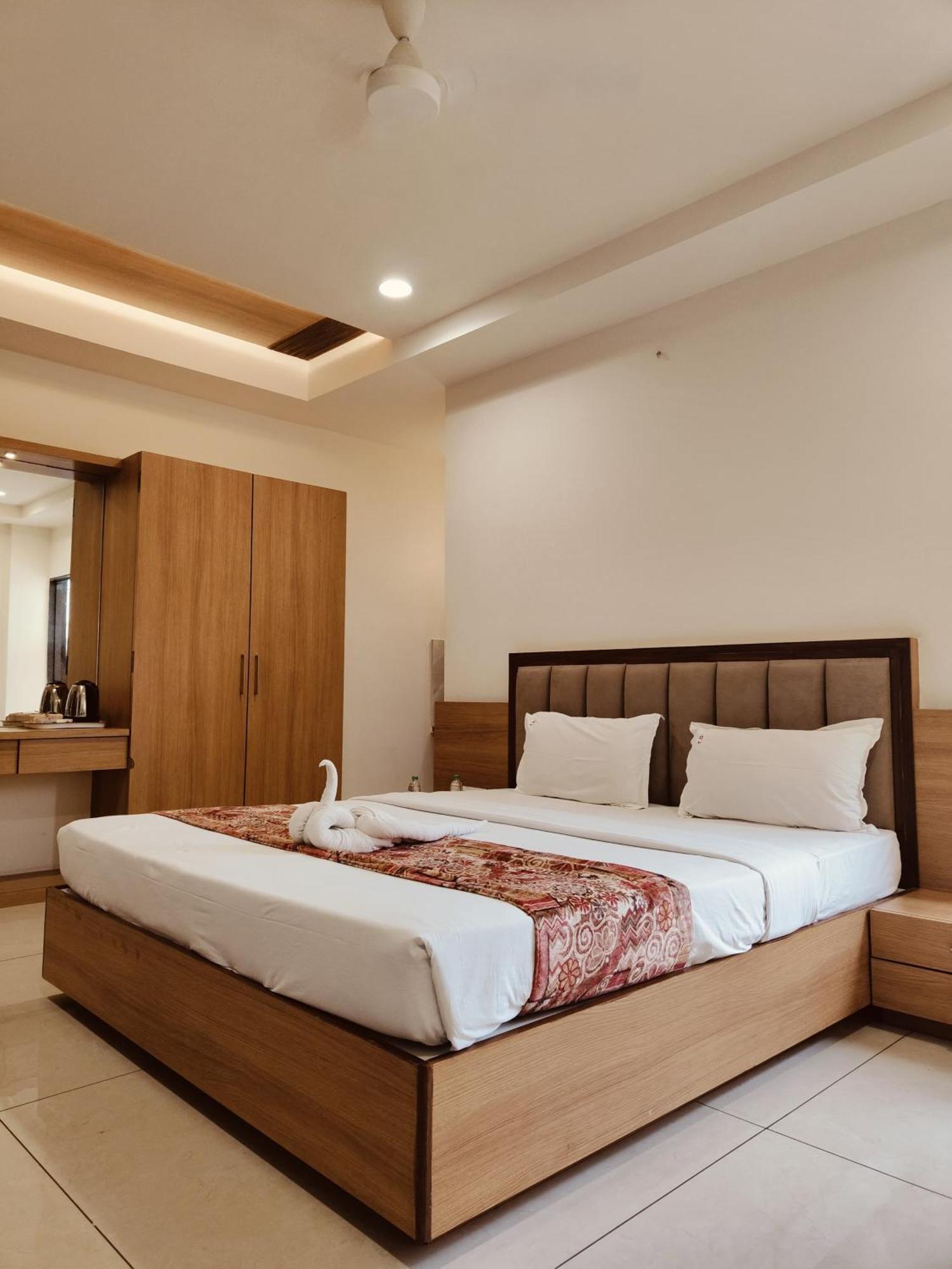 Hotel Trushadham Near To Mahalaxmi Temple Colhapur Exterior foto