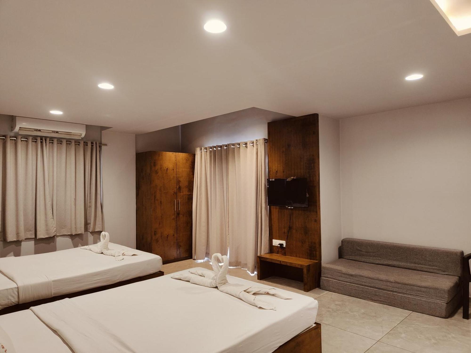 Hotel Trushadham Near To Mahalaxmi Temple Colhapur Exterior foto